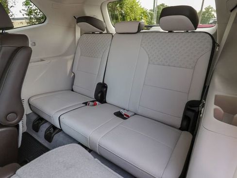 New 2026 GMC Acadia Denali w/ Super Cruise Package FWD image 28