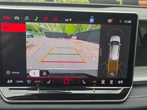 New 2026 Volkswagen Tiguan SE AWD/4WD image 17