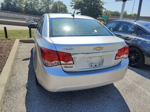 Used 2011 Chevrolet Cruze LS w/ Connectivity Package FWD image 7
