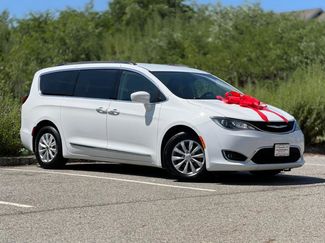 Used 2017 Chrysler Pacifica Touring-L image 1