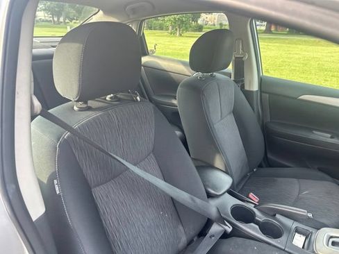 Used 2015 Nissan Sentra SV FWD image 26
