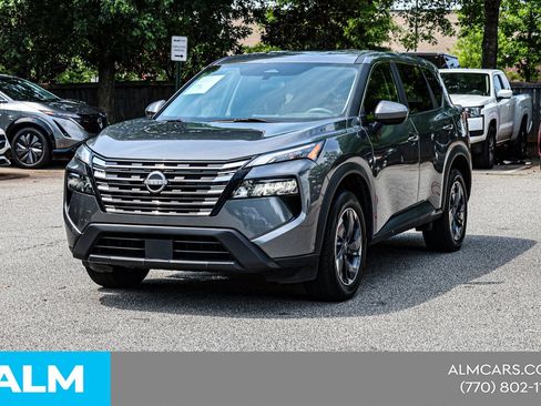 Used 2024 Nissan Rogue SV FWD image 3