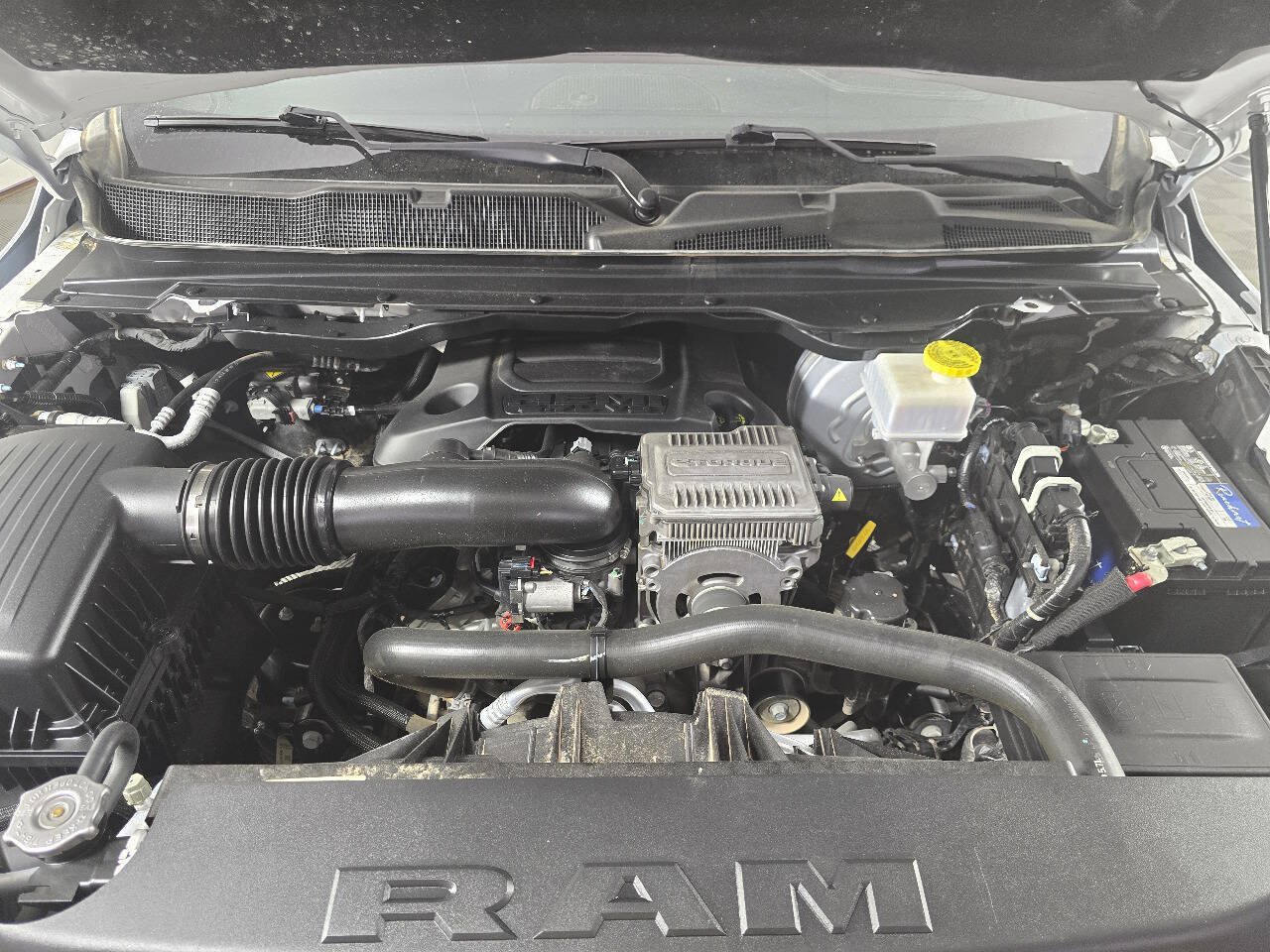 Used 2023 RAM 1500 Laramie AWD/4WD image 19