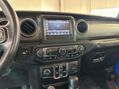 Used 2022 Jeep Wrangler Unlimited Sport AWD/4WD image 23
