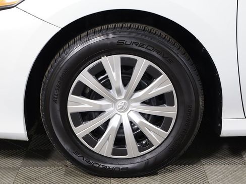 Used 2024 Toyota Camry LE FWD image 19