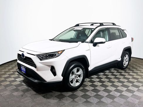 Certified 2021 Toyota RAV4 XLE w/ Convenience Package AWD/4WD image 3