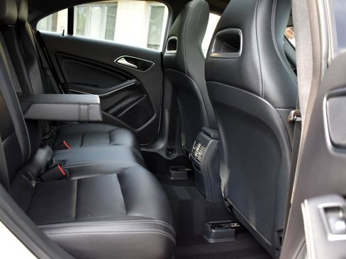 Used 2019 Mercedes-Benz CLA 250 4MATIC image 43