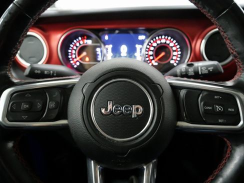 Used 2021 Jeep Wrangler Unlimited Rubicon w/ Xtreme Recon 35" Tire Package image 17