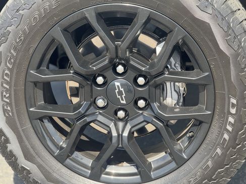 Used 2024 Chevrolet Colorado Trail Boss w/ LPO, Dark Essentials Package image 9