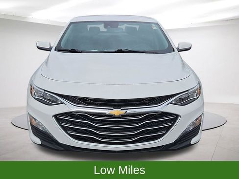 Used 2024 Chevrolet Malibu LT image 2