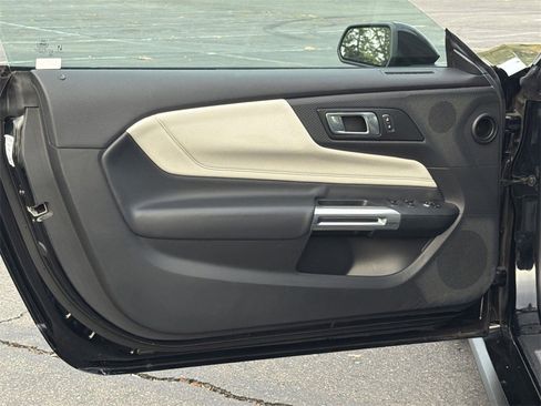 Used 2024 Ford Mustang Premium image 18