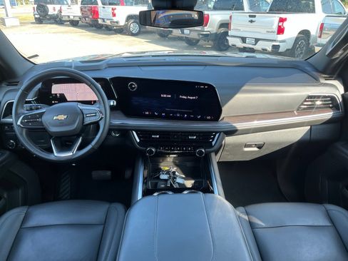 Used 2025 Chevrolet Tahoe LT RWD image 9