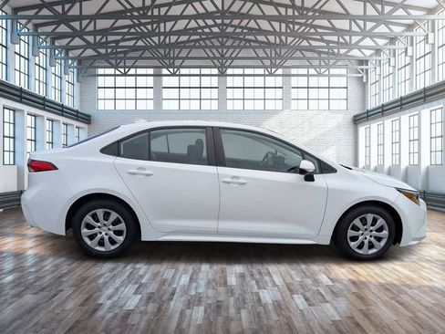 Used 2023 Toyota Corolla LE FWD image 3