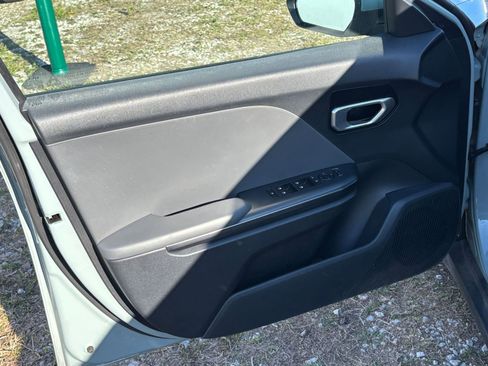 Used 2025 Kia K4 FWD image 18