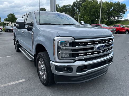 Certified 2025 Ford F250 Lariat w/ Chrome Package AWD/4WD image 4