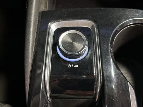 Used 2024 Buick Envision Preferred AWD/4WD image 38