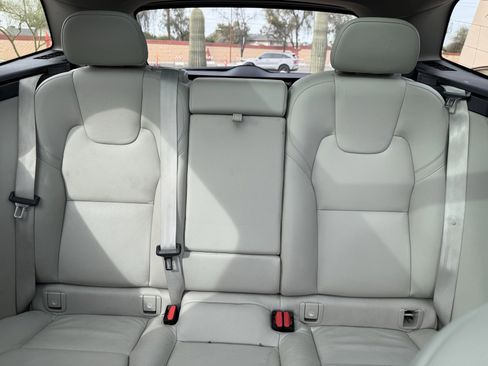 Used 2024 Volvo XC60 B5 Plus w/ Protection Package Premier image 17