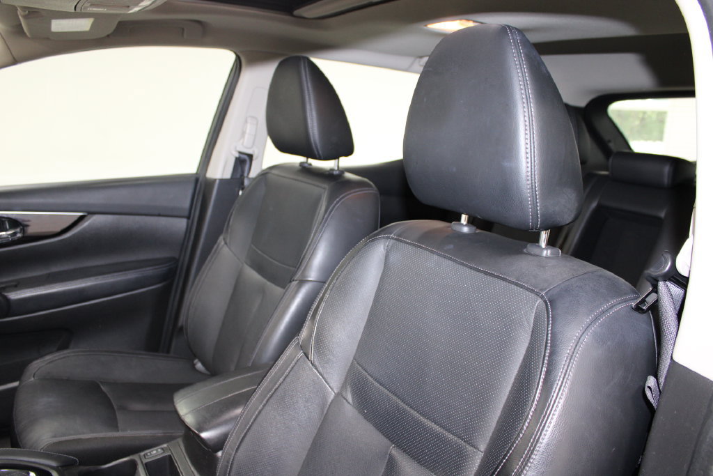 Used 2019 Nissan Rogue Sport SL w/ Premium Package FWD image 12