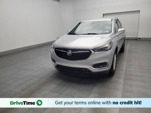 Used 2018 Buick Enclave Essence image 1
