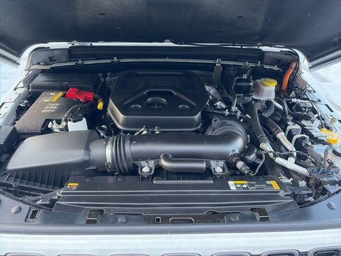 Used 2024 Jeep Wrangler Unlimited image 28