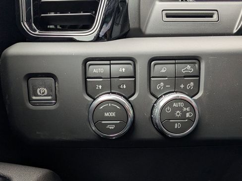 New 2026 GMC Sierra 1500 AT4 AWD/4WD image 19