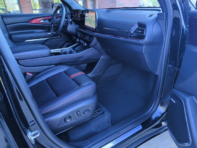 Used 2026 Chevrolet Traverse RS w/ LPO, Floor Liner Package AWD/4WD image 34