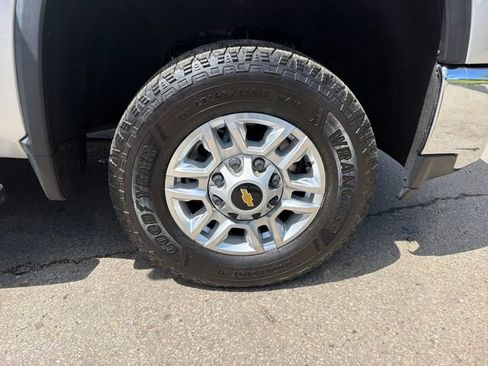 Used 2020 Chevrolet Silverado 2500 LT w/ Fleet Comfort Package AWD/4WD image 28