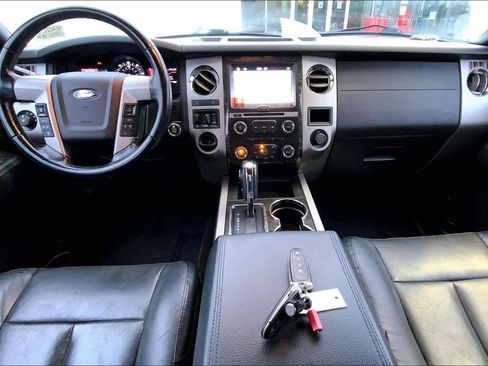 Used 2017 Ford Expedition Limited image 14