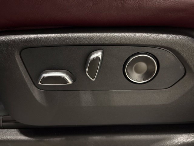 Used 2026 Cadillac Escalade Luxury AWD/4WD image 12