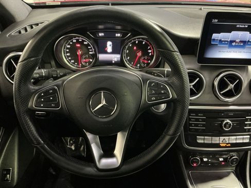 Used 2019 Mercedes-Benz GLA 250 4MATIC image 24