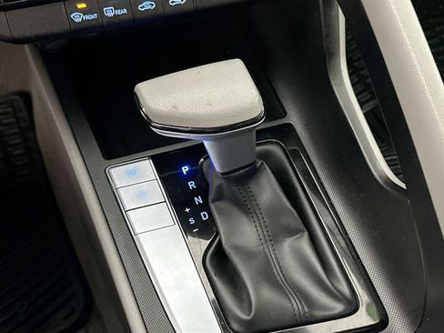 Used 2024 Hyundai Elantra SEL image 15