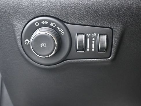Used 2024 Jeep Compass Latitude AWD/4WD image 8