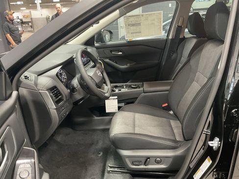 New 2026 Nissan Rogue SV w/ Cold Weather Package AWD/4WD image 12