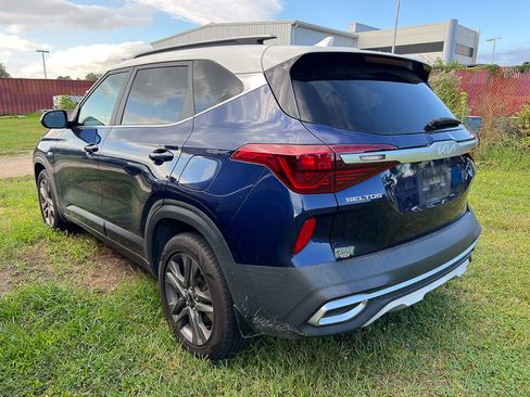 Used 2022 Kia Seltos S AWD/4WD image 2