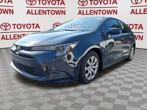 Used 2025 Toyota Corolla LE FWD image 3