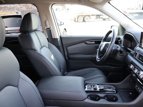 Certified 2026 Honda Passport RTL image 8