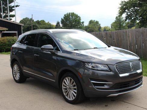 Used 2019 Lincoln MKC Premiere FWD image 2