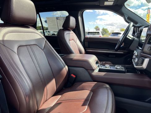 Used 2023 Ford Expedition Max Limited image 28