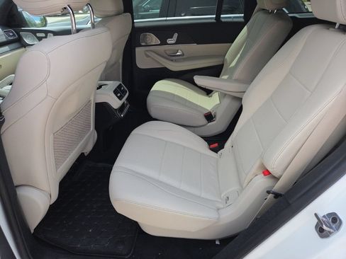 Used 2025 Mercedes-Benz GLS 450 4MATIC image 5