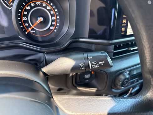Used 2024 Jeep Gladiator Sport AWD/4WD image 23