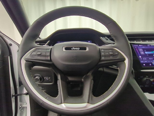 Certified 2023 Jeep Grand Cherokee L Laredo AWD/4WD image 10