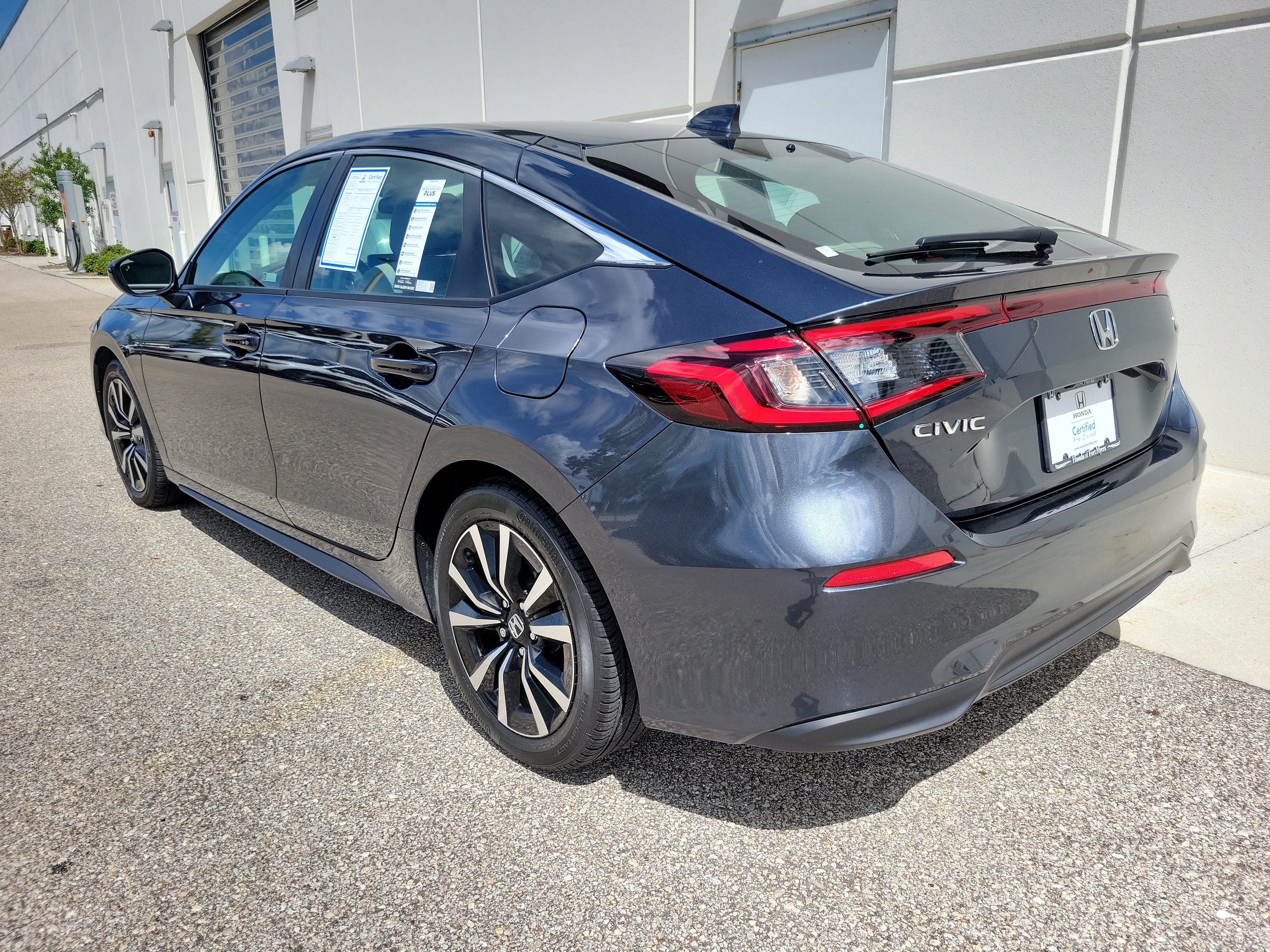 Certified 2024 Honda Civic EX-L image 4