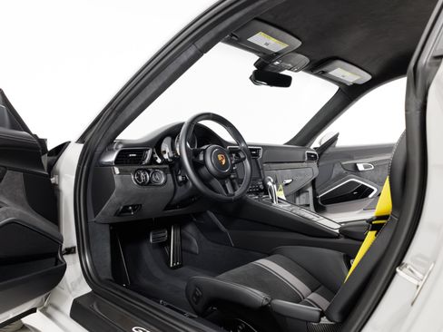 Used 2018 Porsche 911 GT3 RWD image 14