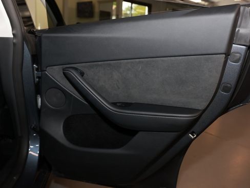 Used 2023 Tesla Model Y Long Range image 20