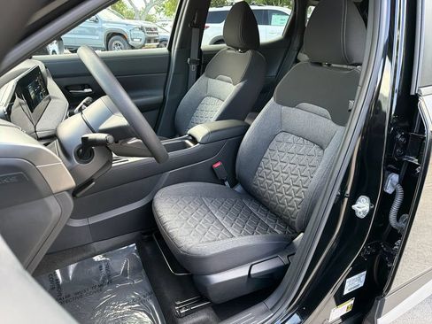 Used 2025 Nissan Kicks SV FWD image 27