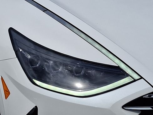 Used 2021 Hyundai Sonata Limited FWD image 9