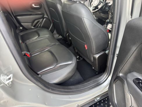 Used 2021 Jeep Renegade Trailhawk image 14