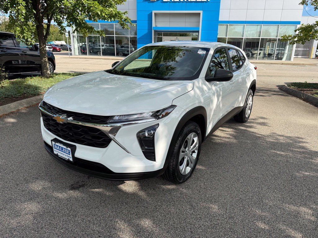 Used 2025 Chevrolet Trax LS FWD image 8