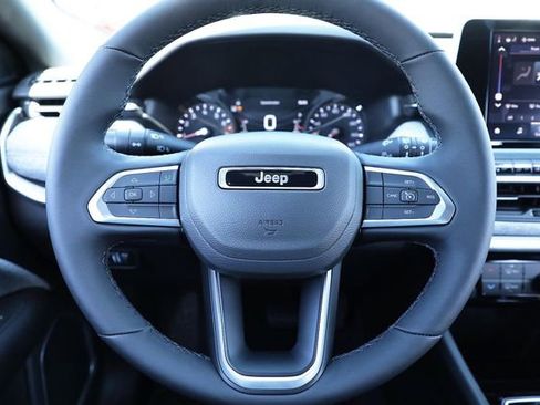 New 2025 Jeep Compass Latitude image 15