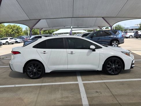 Used 2024 Toyota Corolla SE FWD image 7